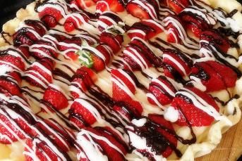 Çilekli Tart Yapımı