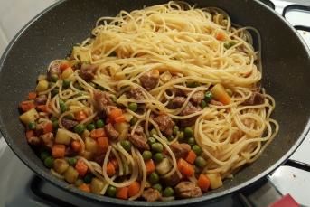 Etli Garnitürlü Spagetti