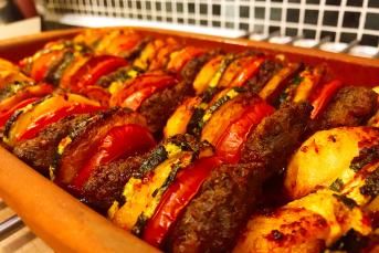 Fırında Köfteli Sebze Dizmesi