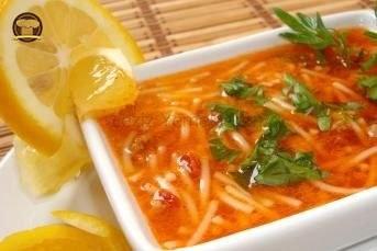 Domatesli Tel Şehriye Çorbası