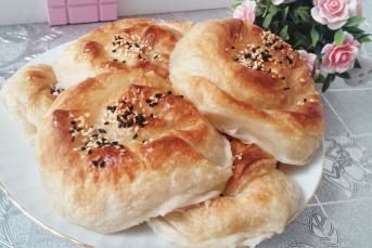 Kabarmaya Doymayan Pastane Böreği