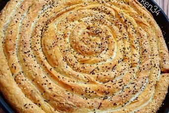Nişastalı El Açması Tadında Patatesli Börek