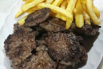 Sarımsaklı Izgara Köfte