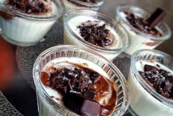 İki Renkli Sütlü Tatlı