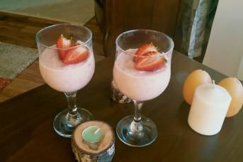 Çilekli İrmik Tatlısı Tarifi